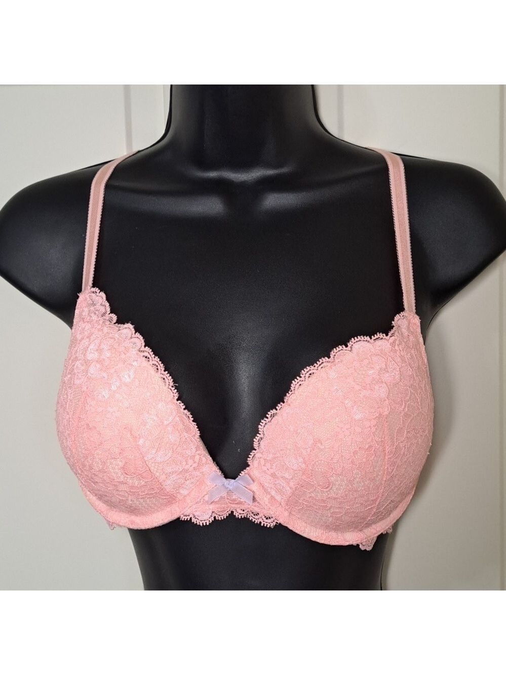 Victoria's Secret Push up lace padded bra size 34C